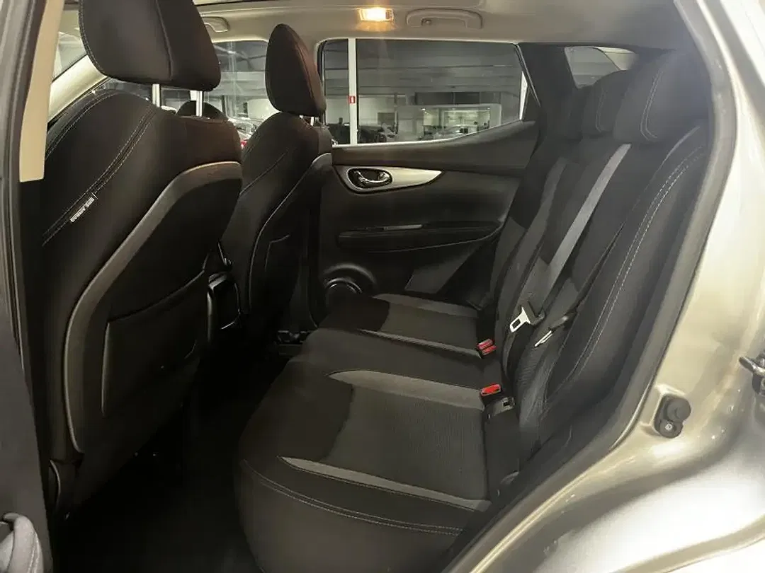 Nissan Qashqai 1.3 DIG-T N-Connecta - Thumbnail 8