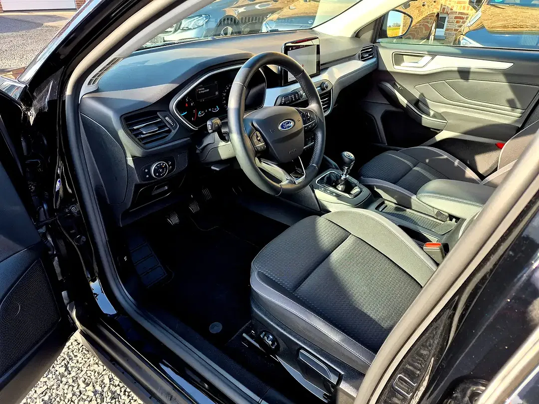 Ford Focus - Thumbnail 10