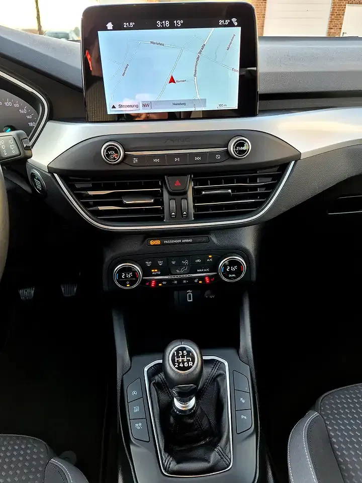Ford Focus - Thumbnail 14