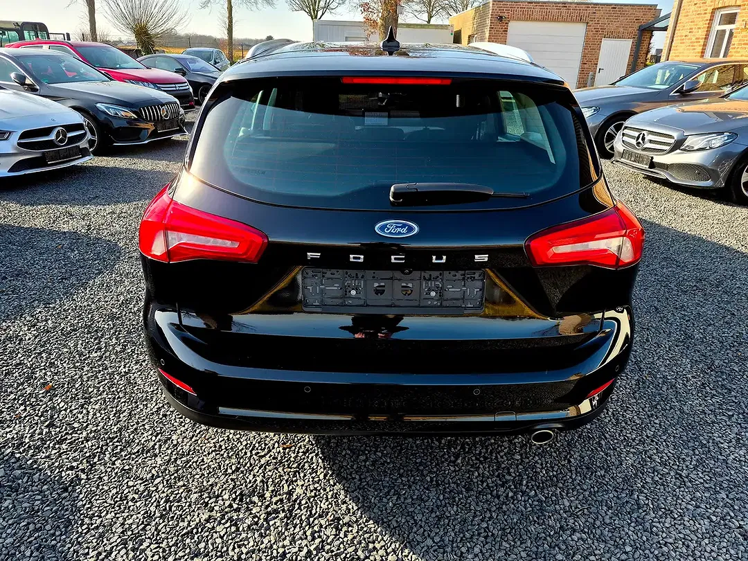 Ford Focus - Thumbnail 6