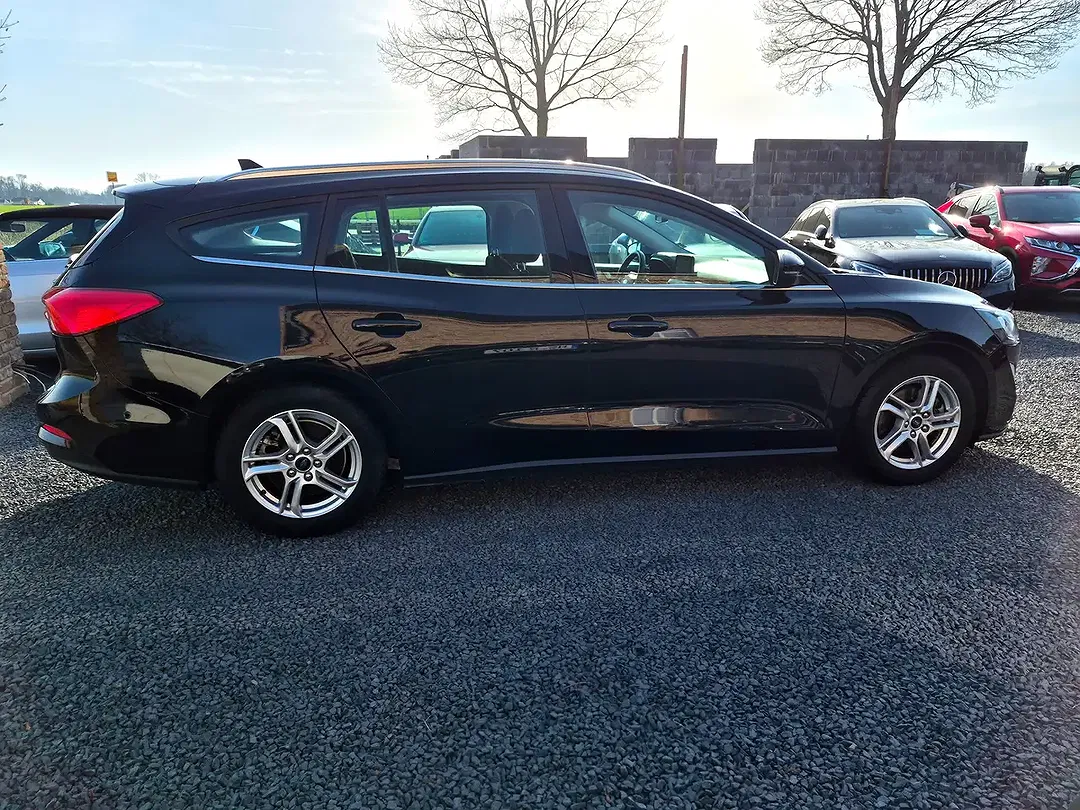 Ford Focus - Thumbnail 8