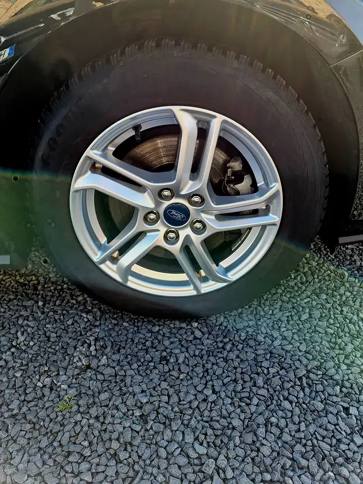 Ford Focus - Thumbnail 9