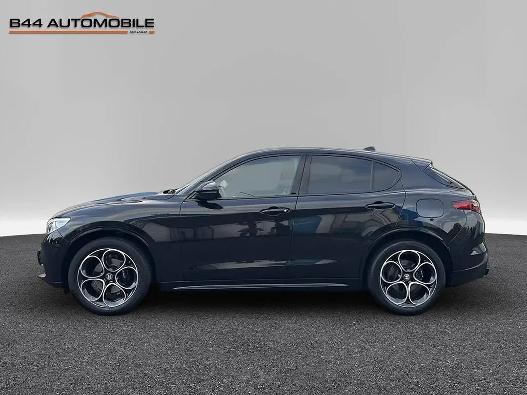 Alfa Romeo Stelvio Q4 Veloce - Thumbnail 3