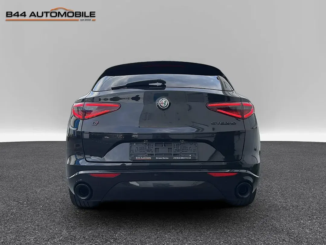 Alfa Romeo Stelvio Q4 Veloce - Thumbnail 5