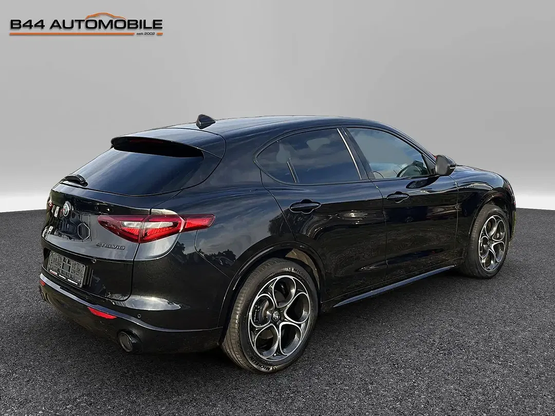 Alfa Romeo Stelvio Q4 Veloce - Thumbnail 6