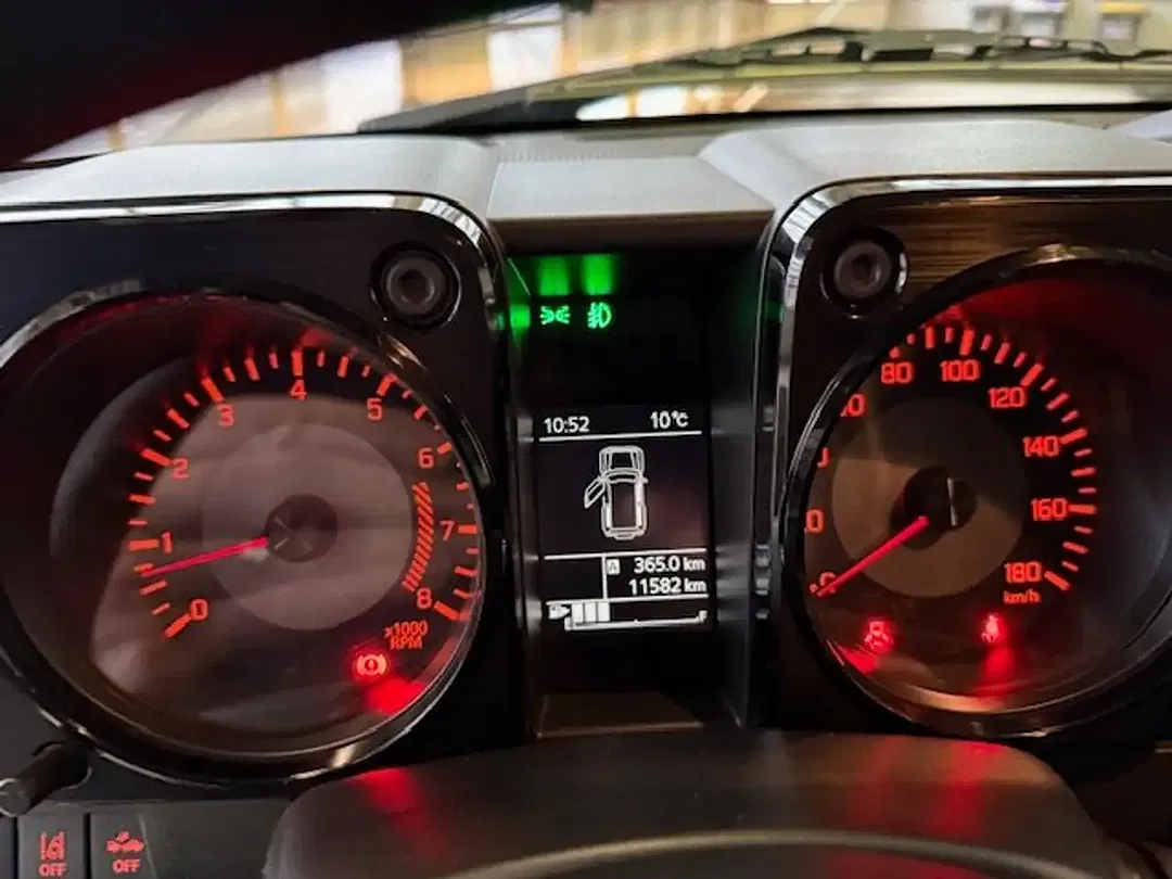 Suzuki Jimny AllGrip - Thumbnail 14