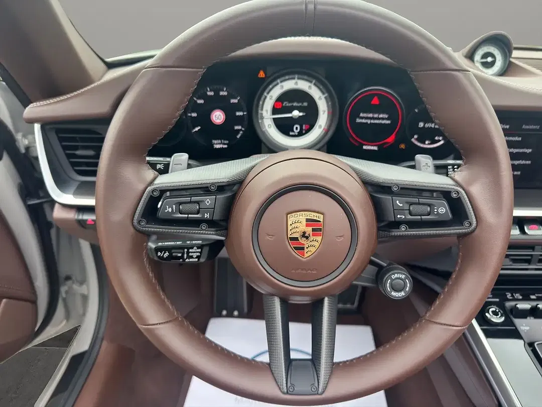 Porsche 911 Turbo S Cabriolet - Thumbnail 12