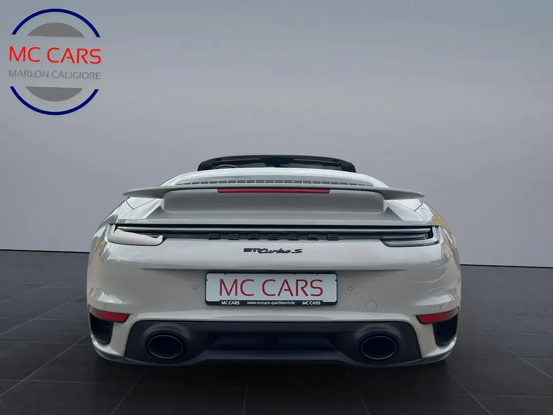 Porsche 911 Turbo S Cabriolet - Thumbnail 3