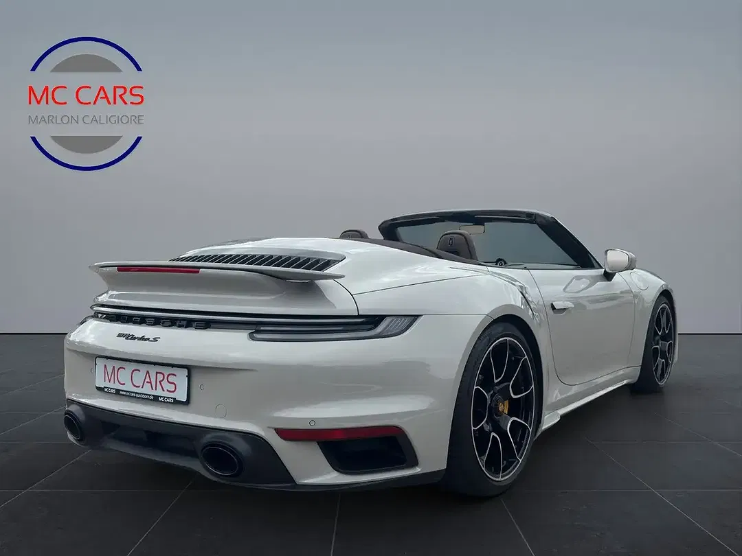 Porsche 911 Turbo S Cabriolet - Thumbnail 4