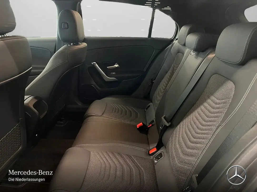 Mercedes-Benz A 250 Progressive Night - Thumbnail 11