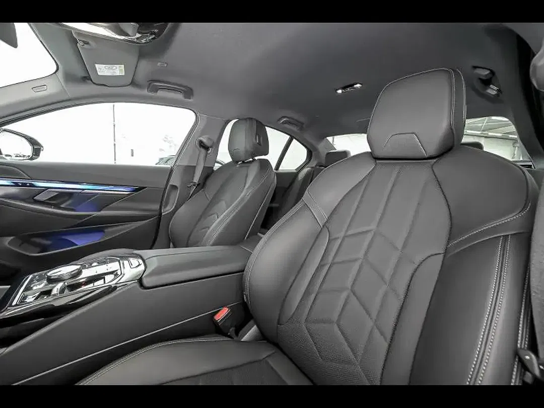BMW i5 eDrive - Thumbnail 8