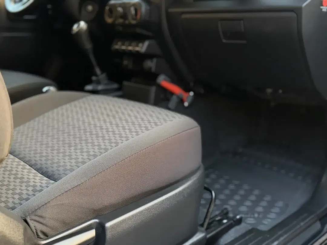 Suzuki Jimny 1.5 AllGrip Comfort - Thumbnail 21