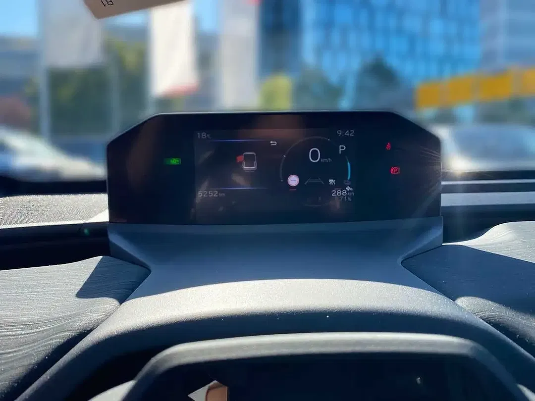 Toyota C-HR Lounge - Thumbnail 11