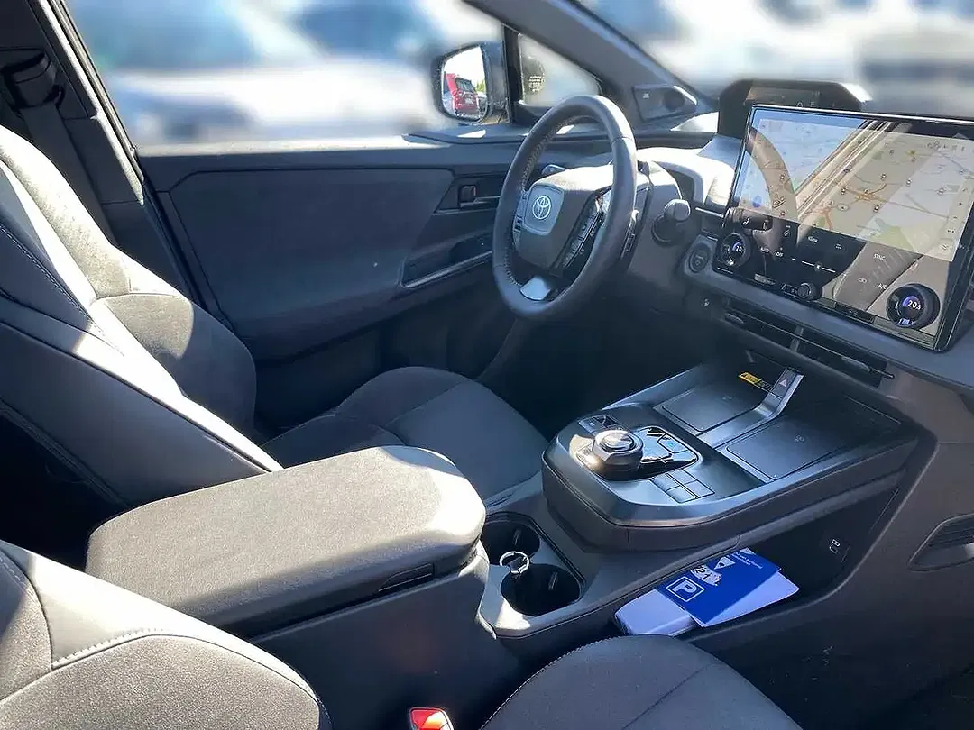Toyota C-HR Lounge - Thumbnail 6
