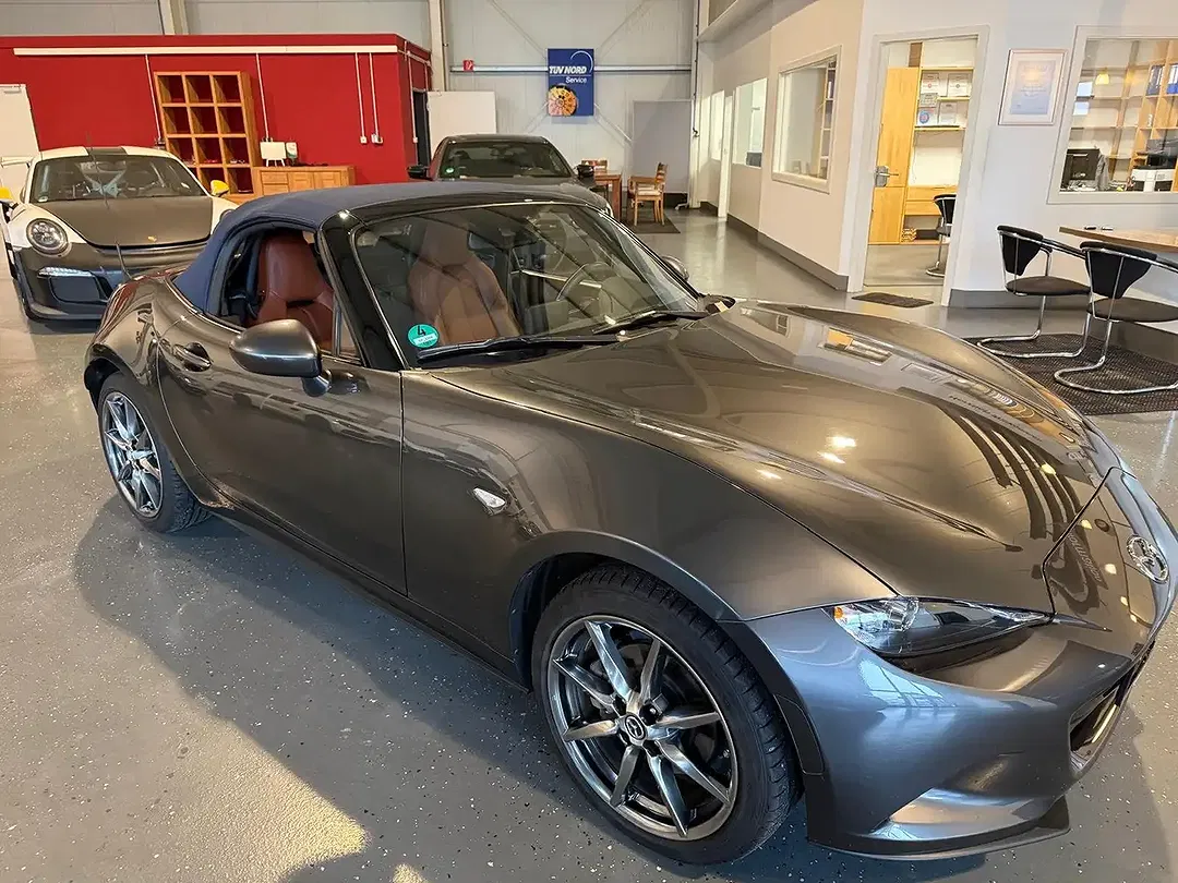 Mazda MX-5 - foto 1