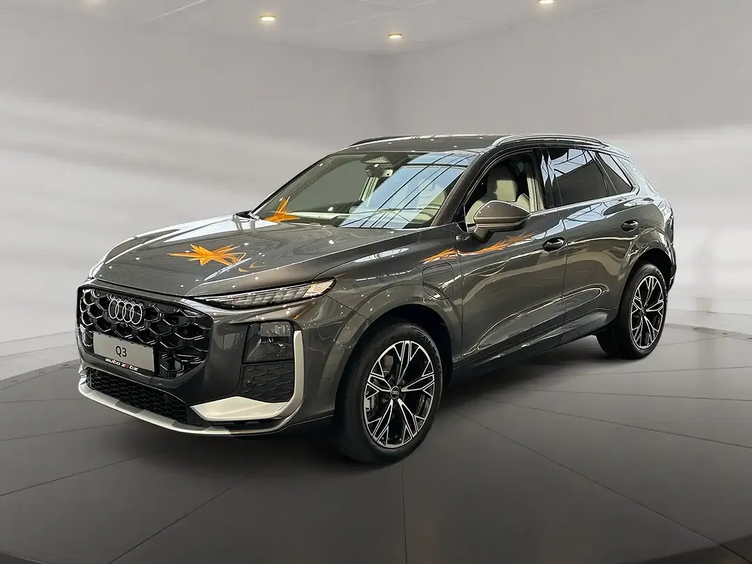 Audi Q3 S tronic S line - Thumbnail 2