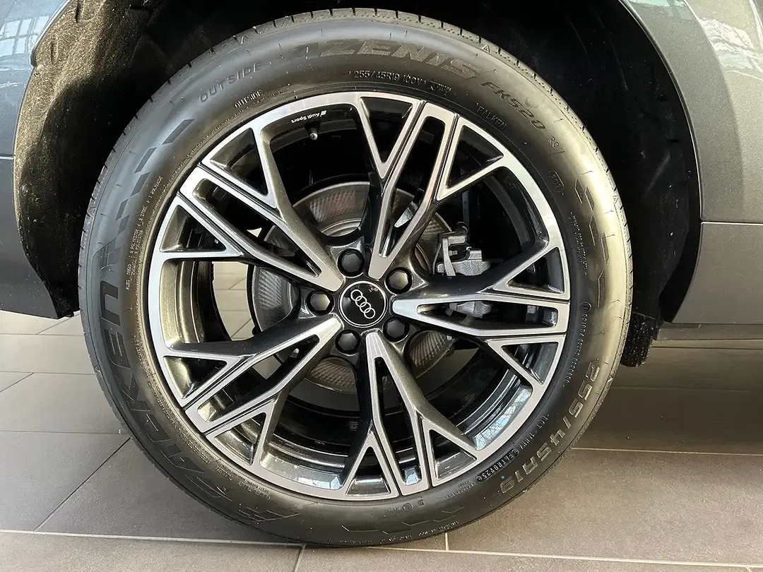 Audi Q3 S tronic S line - Thumbnail 8
