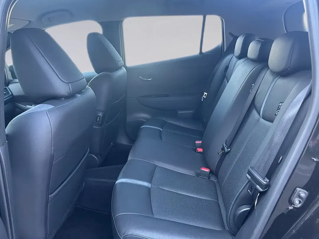 Nissan Leaf Tekna - Thumbnail 11