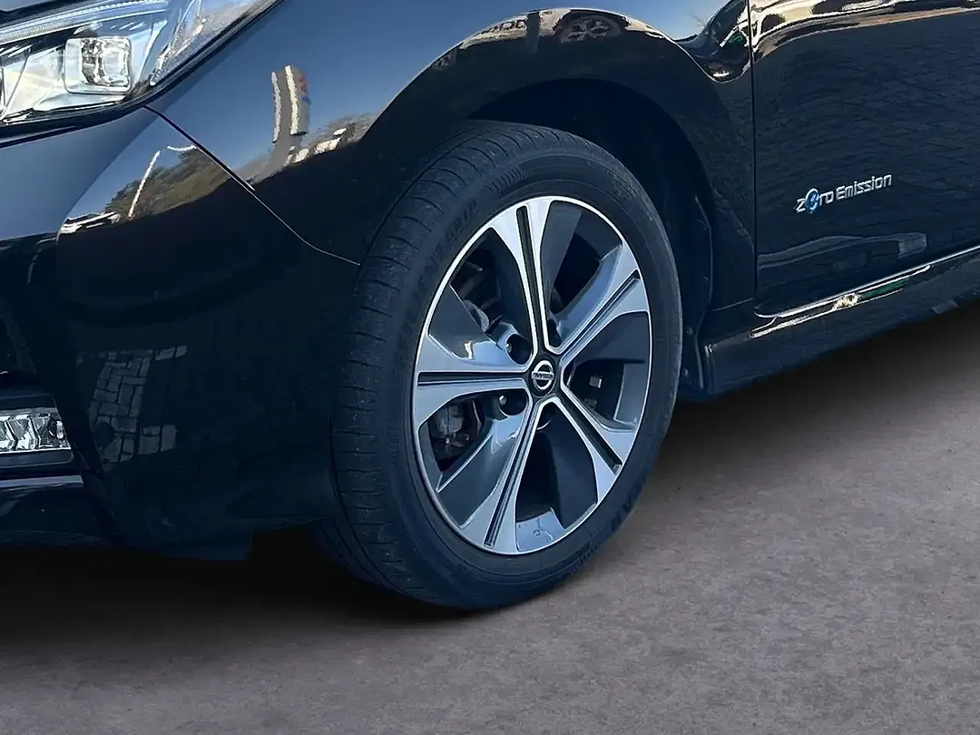 Nissan Leaf Tekna - Thumbnail 6