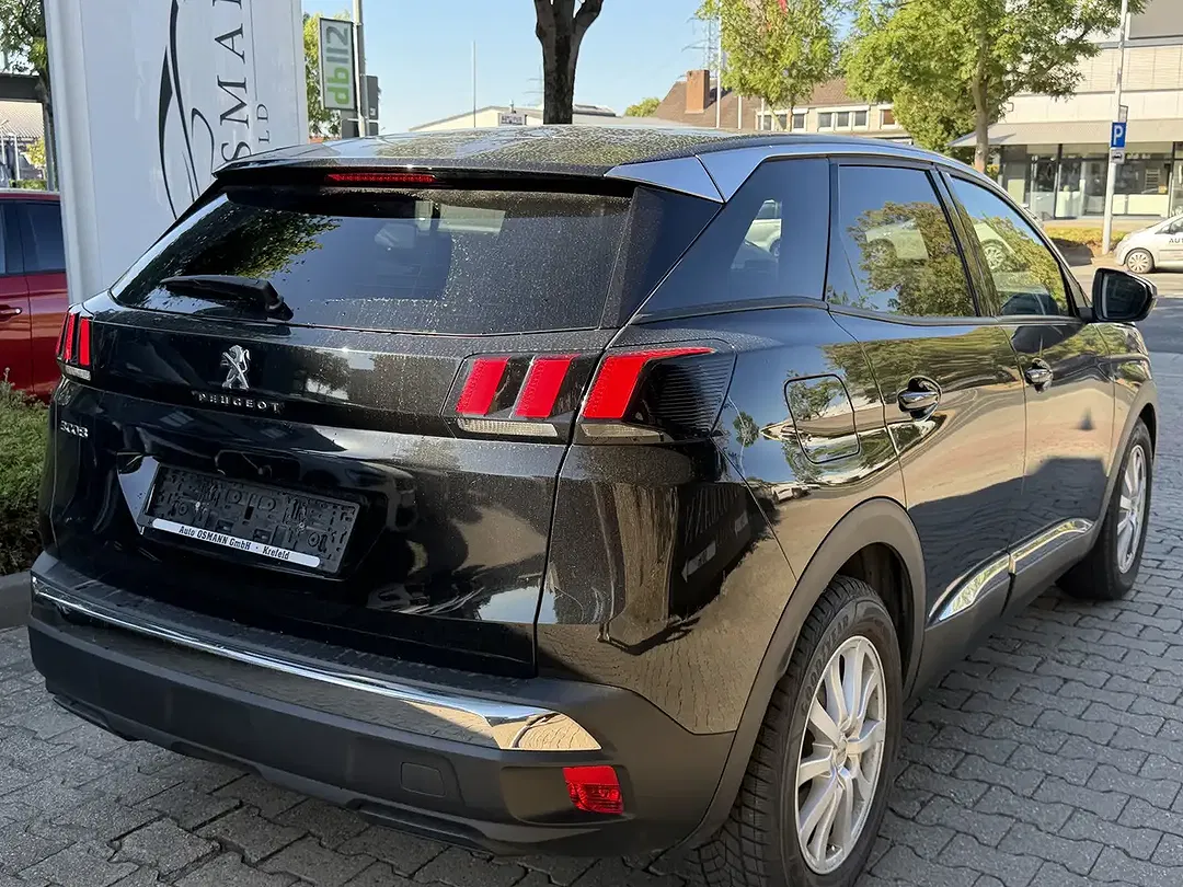 Peugeot 3008 130 BlueHDi EAT8 Allure Pack - Thumbnail 2