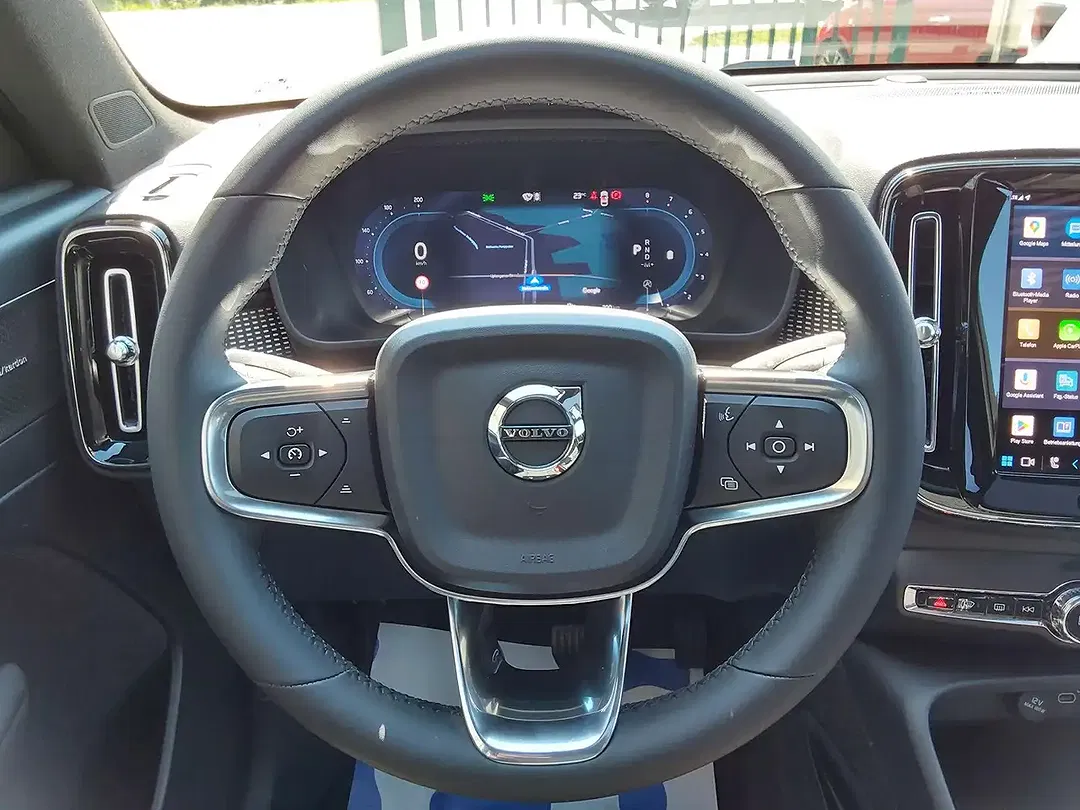 Volvo XC40 B4 Ultra Black Edition - Thumbnail 10