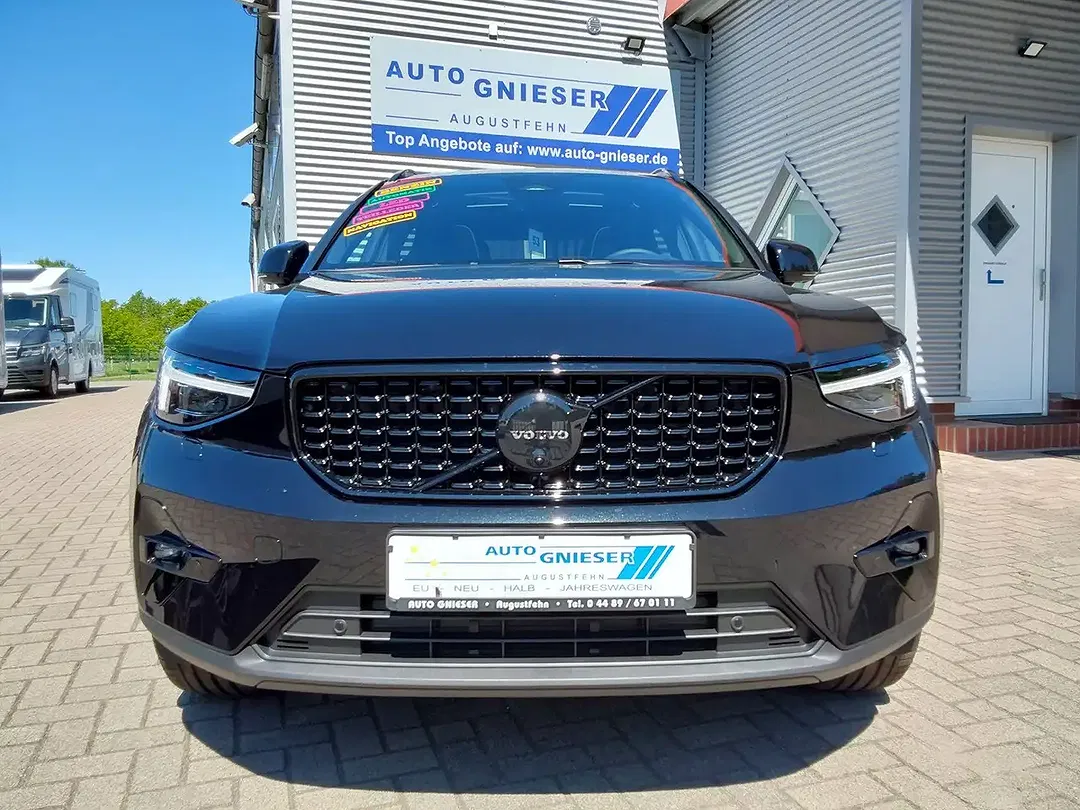 Volvo XC40 B4 Ultra Black Edition - Thumbnail 4