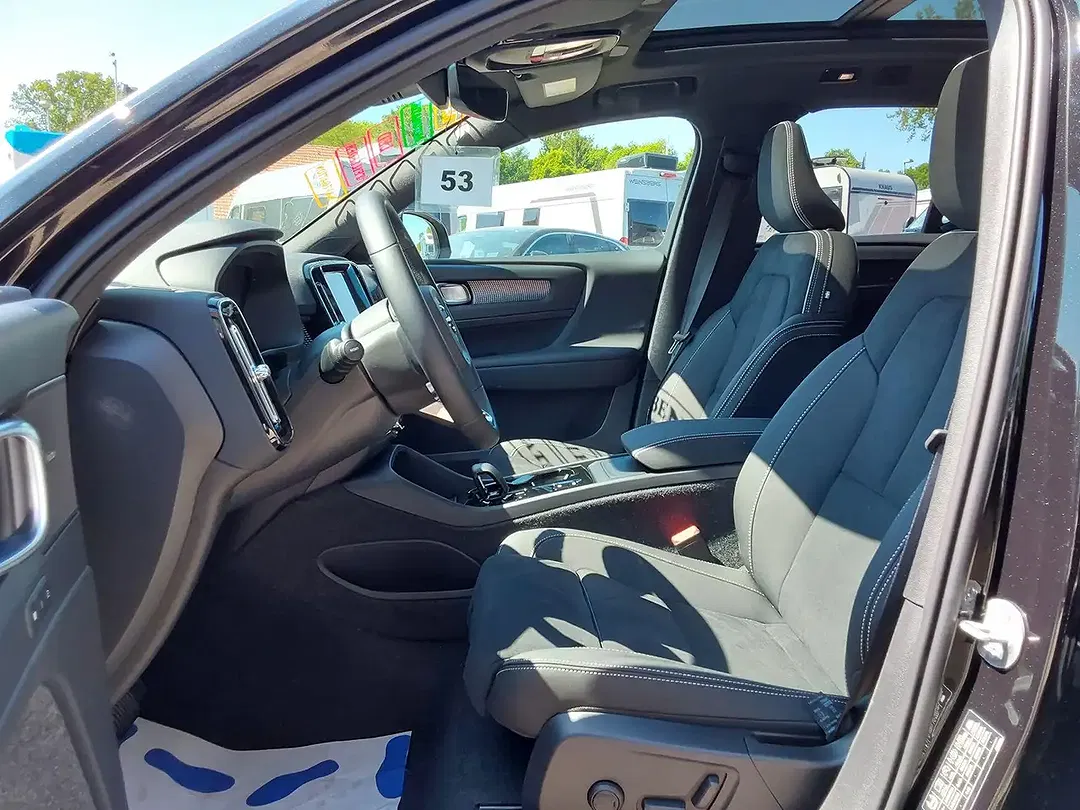 Volvo XC40 B4 Ultra Black Edition - Thumbnail 8