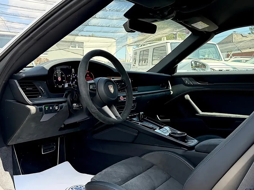 Porsche 911 PDK Carrera 4 Cabriolet GTS - Thumbnail 9