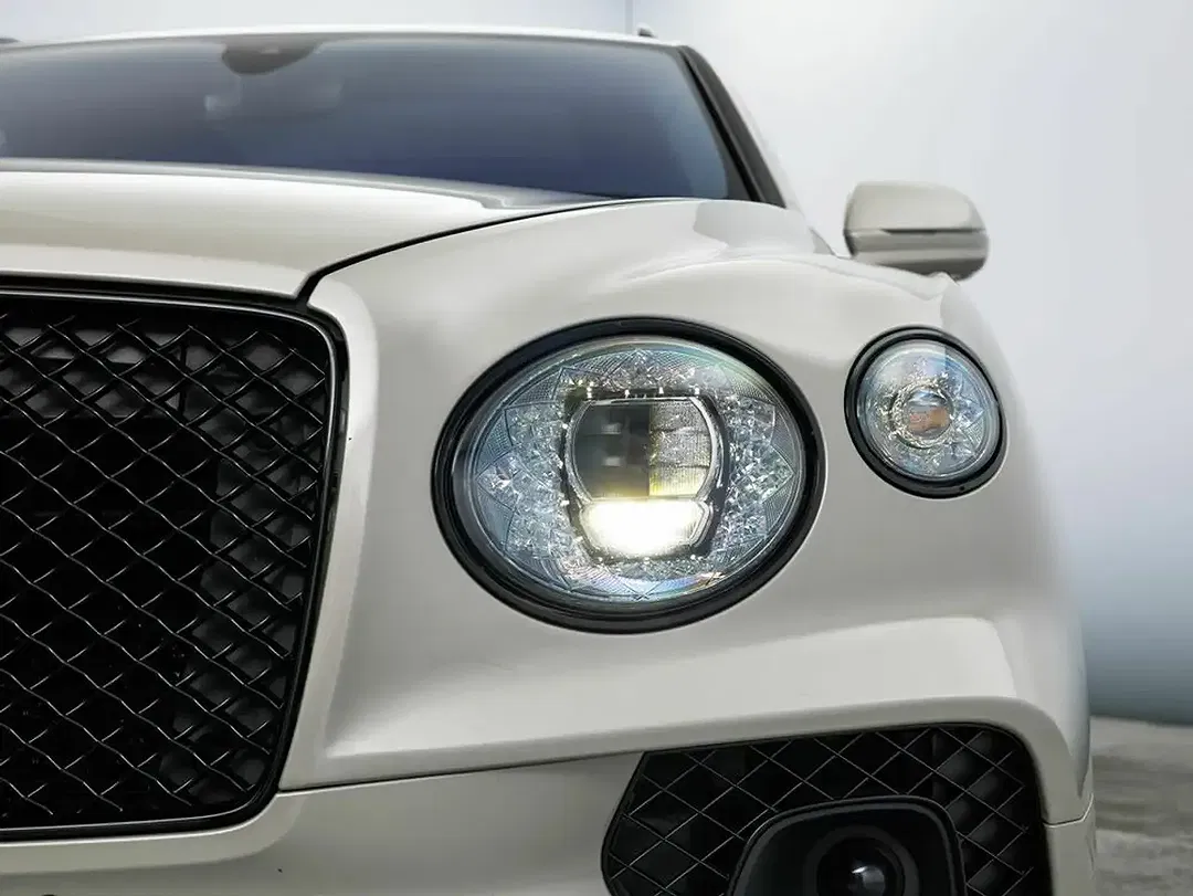 Bentley Bentayga Hybrid Mulliner - Thumbnail 6