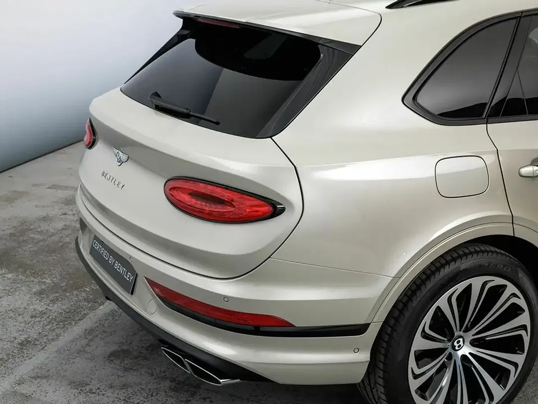 Bentley Bentayga Hybrid Mulliner - Thumbnail 4