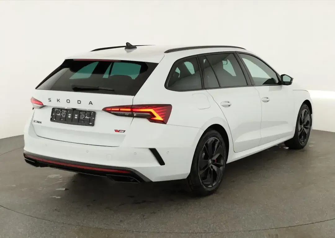 Skoda Octavia 2.0 TSI DSG vRS Combi - Thumbnail 3