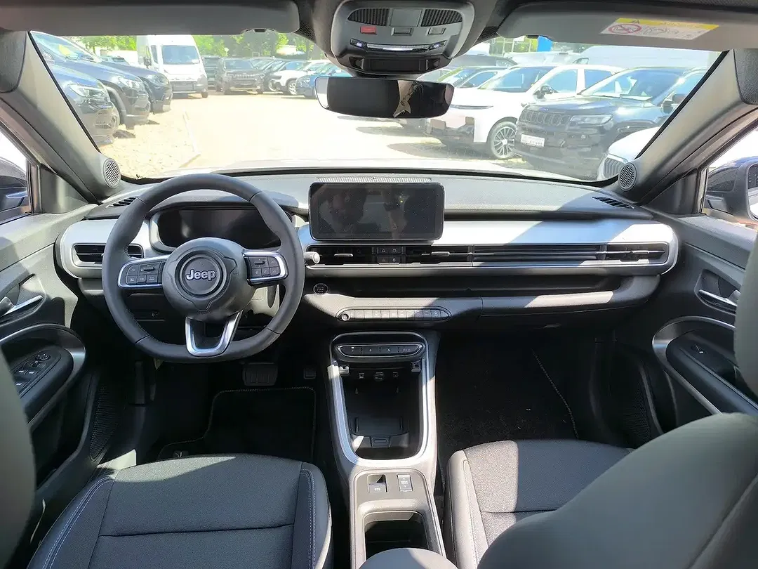 Jeep Avenger EV Summit - Thumbnail 13