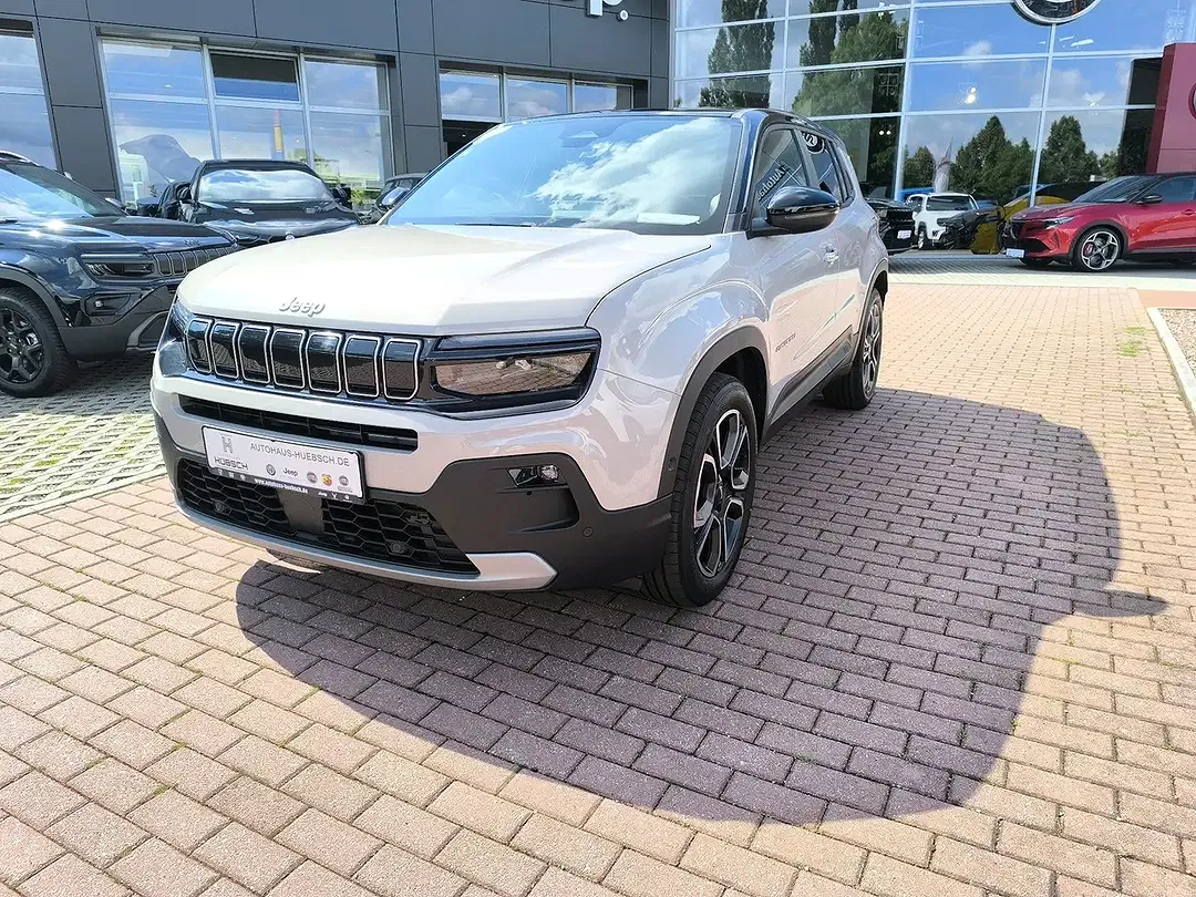 Jeep Avenger EV Summit - Thumbnail 3