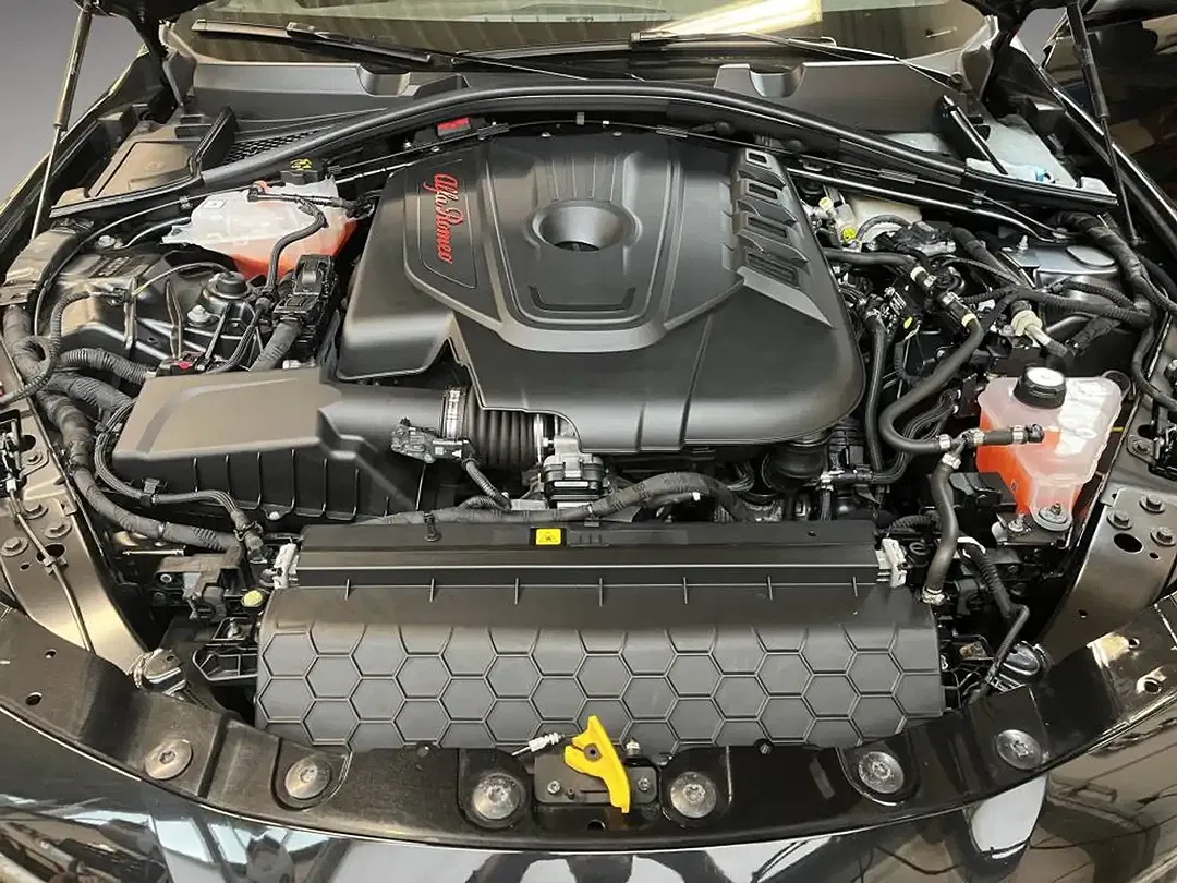 Alfa Romeo Giulia 2.2 Diesel Estrema - Thumbnail 13