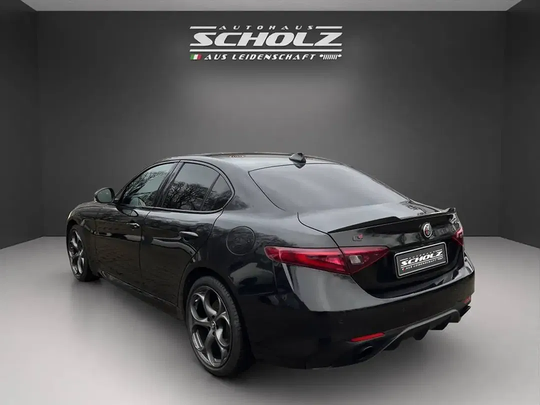 Alfa Romeo Giulia 2.2 Diesel Estrema - Thumbnail 6