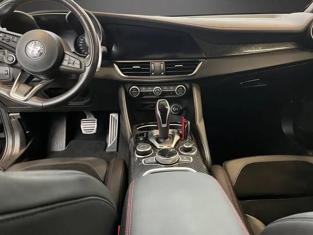 Alfa Romeo Giulia 2.2 Diesel Estrema - Thumbnail 9