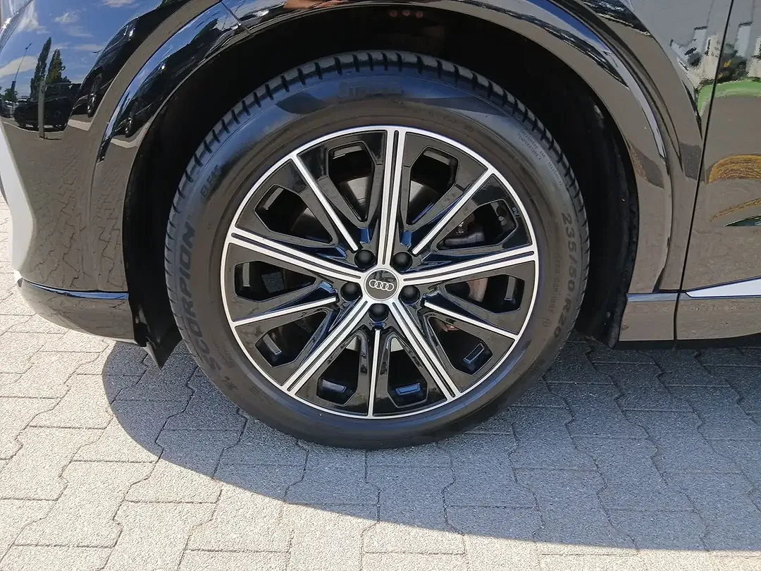Audi Q4 e-tron 40 Matrix LED S line - Thumbnail 5