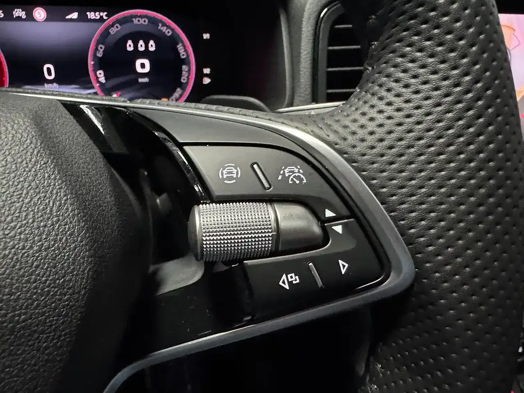 Skoda Karoq 1.5 Sportline - foto 15