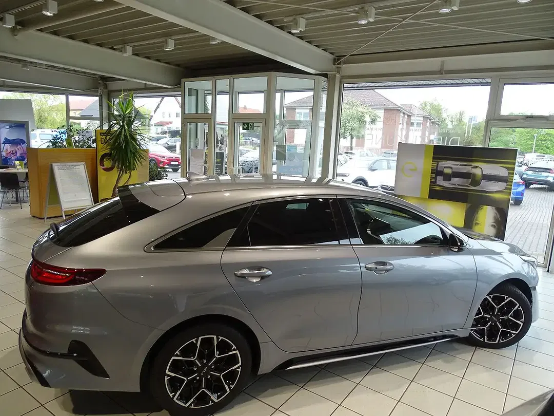 Kia ProCeed / pro_cee'd GT-Line - Thumbnail 6