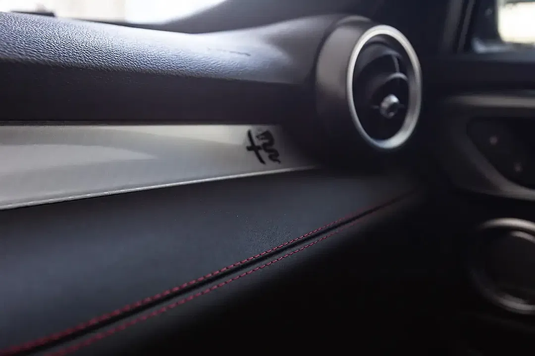 Alfa Romeo Tonale 1.3 PHEV VGT Tributo Italiano - Thumbnail 12