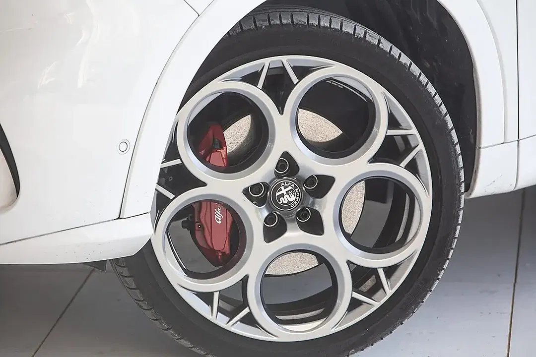 Alfa Romeo Tonale 1.3 PHEV VGT Tributo Italiano - Thumbnail 4
