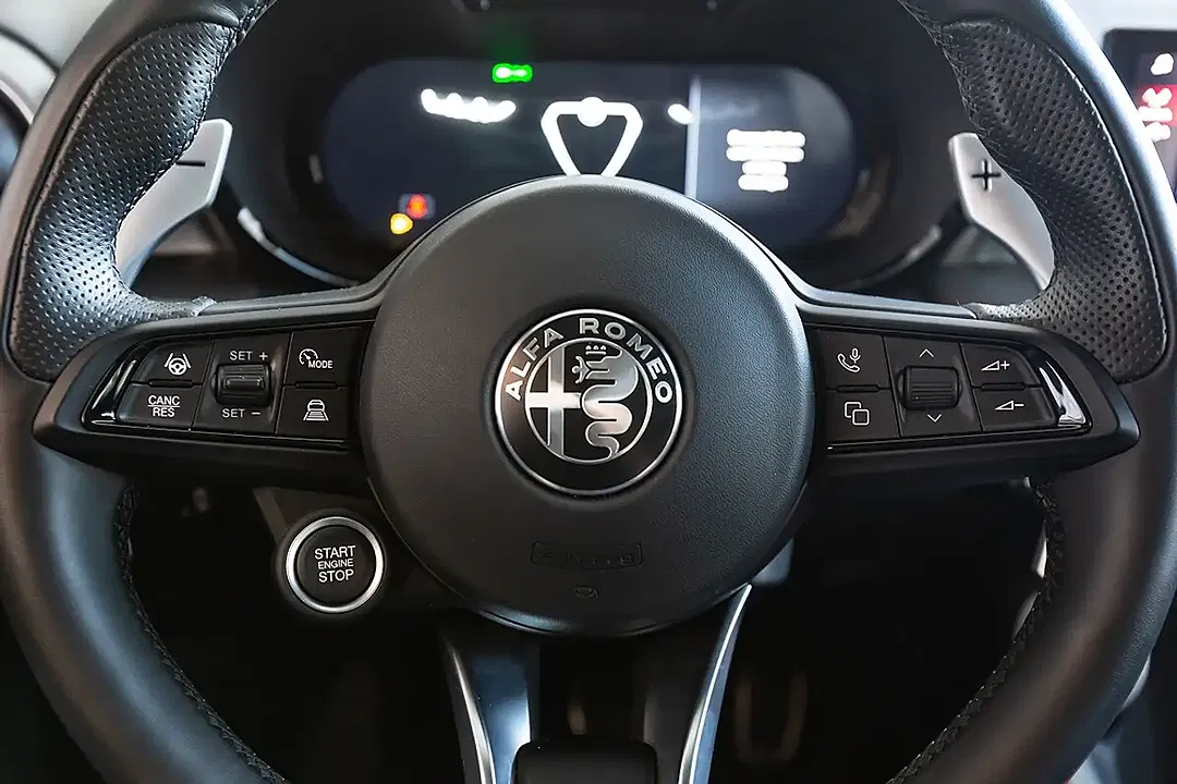 Alfa Romeo Tonale 1.3 PHEV VGT Tributo Italiano - Thumbnail 6