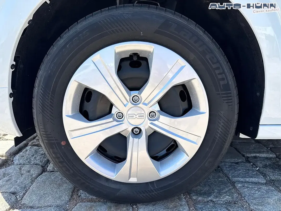Dacia Sandero TCe Essential - Thumbnail 11