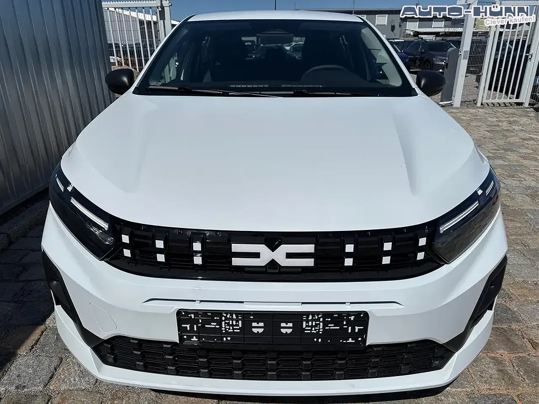 Dacia Sandero TCe Essential - Thumbnail 2