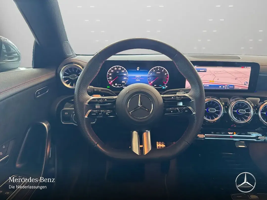 Mercedes-Benz CLA 180 7G-TRONIC AMG - Thumbnail 13