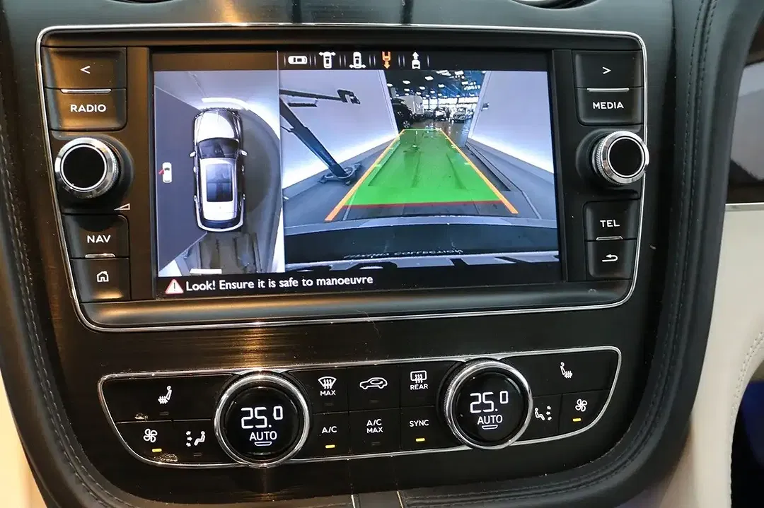 Bentley Bentayga Hybrid 4WD - Thumbnail 11