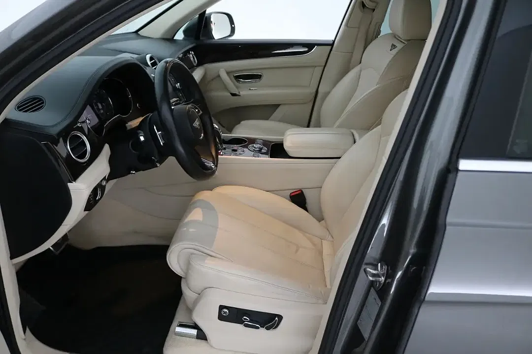 Bentley Bentayga Hybrid 4WD - Thumbnail 7