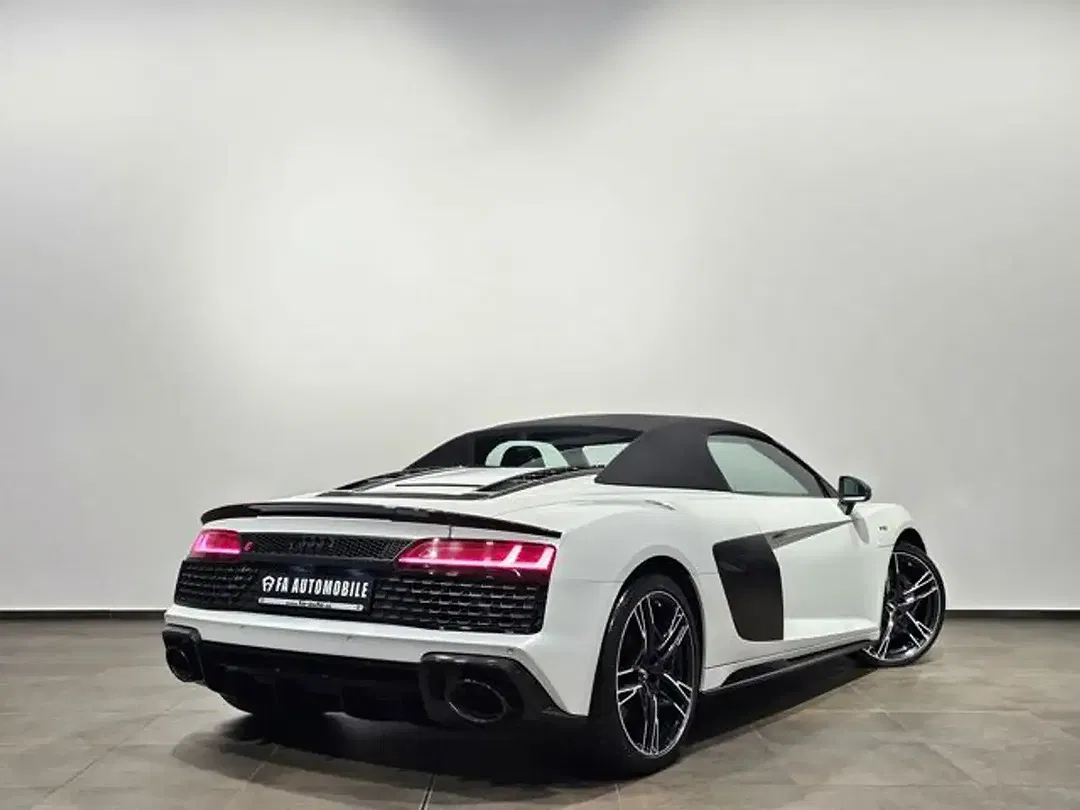 Audi R8 V10 - Thumbnail 10