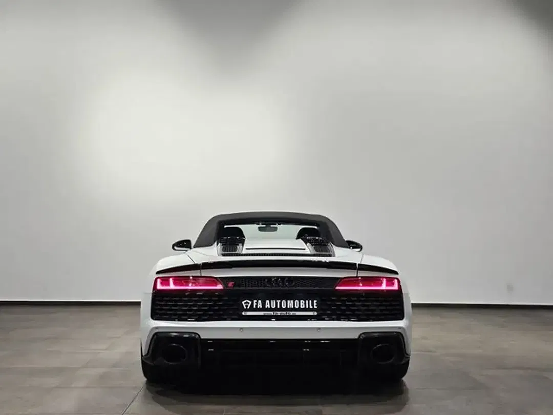 Audi R8 V10 - Thumbnail 12