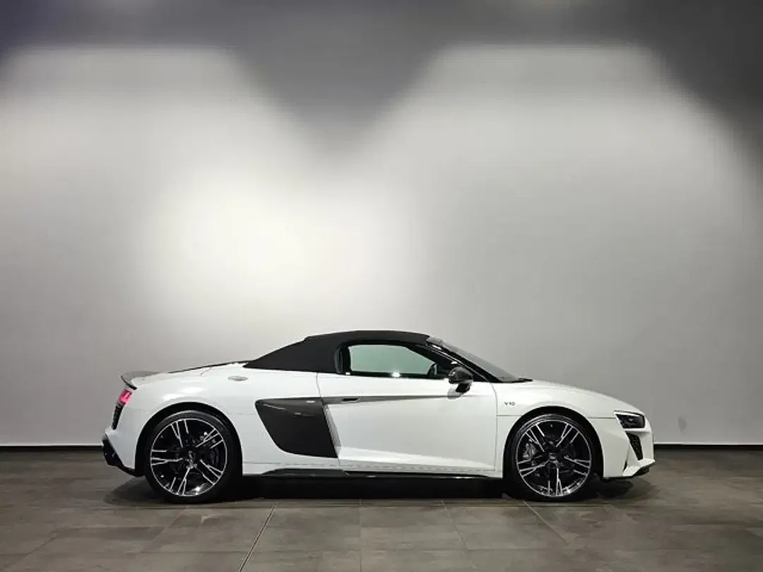 Audi R8 V10 - Thumbnail 13